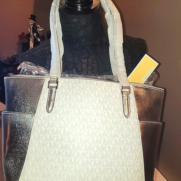 Michael Kors Silver and Gray Women's Bag - Picture 2 of 16